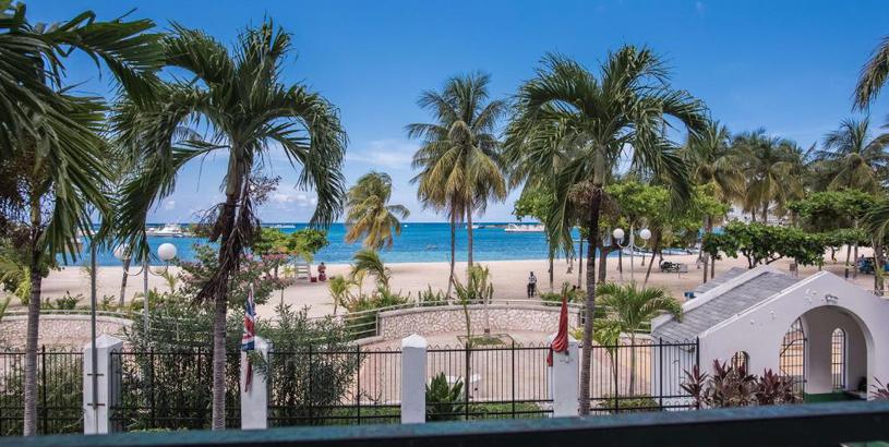 Hotel Sandcastles Beach Resort