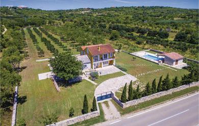Holiday home Three-Bedroom Holiday Home in Bukovic