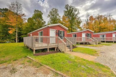 Holiday home Cassopolis Cabin, Private Deck and Lake Access!