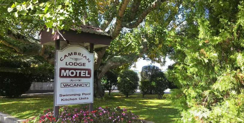 Мотель Cambrian Lodge Motel
