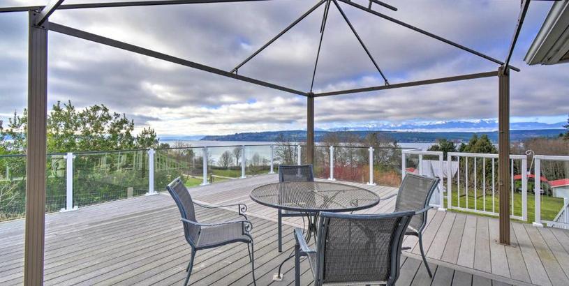 Holiday home Breathtaking Port Ludlow Home with Deck and Yard