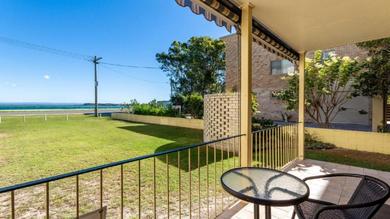 Holiday home Great Views, ground floor unit Clearview Apartments South Esplande, Bongaree