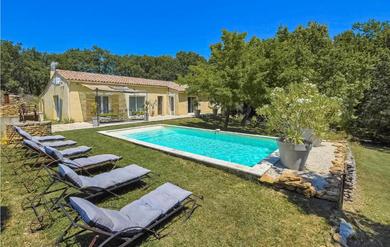 Дом отдыха Stunning Home In Grignan With 4 Bedrooms, Wifi And Private Swimming Pool