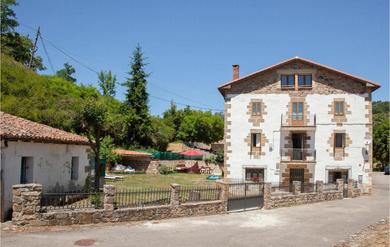 Holiday home Awesome home in Brcena de Ebro with 4 Bedrooms