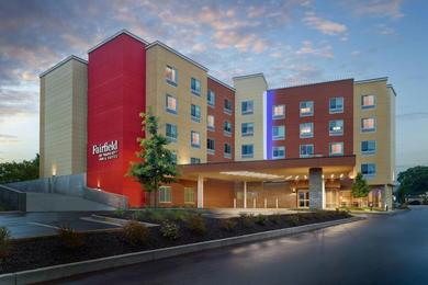 Отель Fairfield Inn & Suites by Marriott Athens-University Area