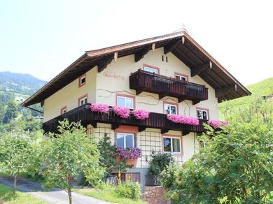 Huge Holiday Home in Hopfgarten im Brixental near Ski Lift