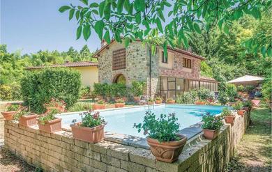 Holiday home Stunning home in Molino del Piano FI with 2 Bedrooms, WiFi and Outdoor swimming pool