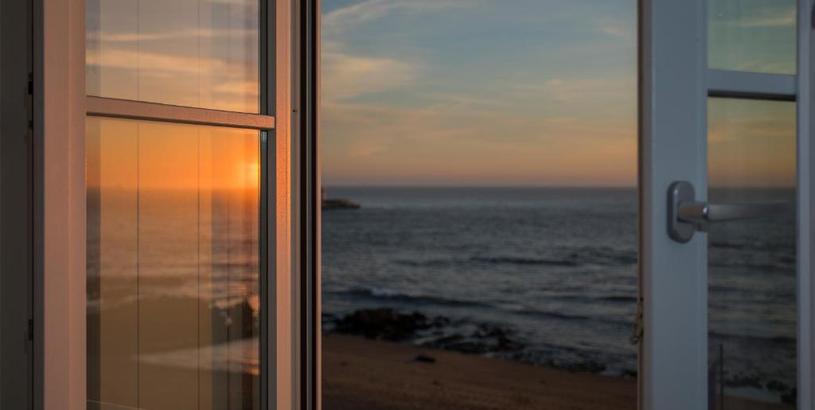 Апартаменты Liiiving in Porto - Luxury Beachfront Apartments