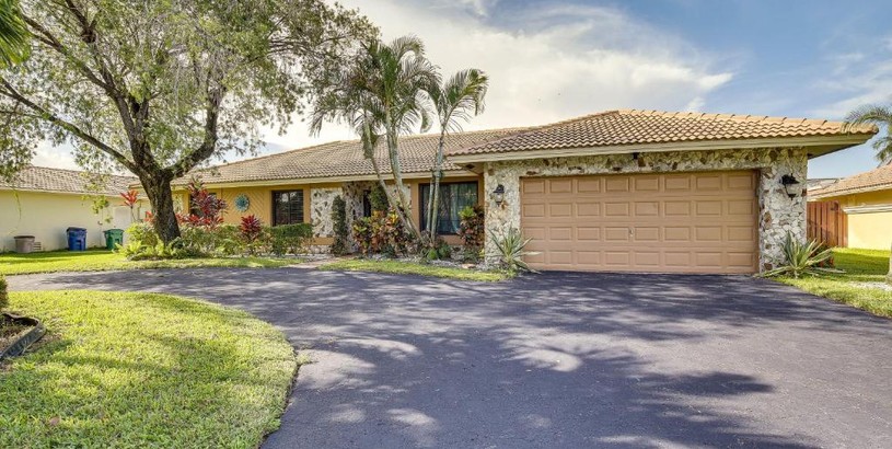 Дом отдыха Coral Springs Home with Proximity to Golf and Beaches!