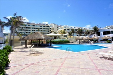 Апарт-отель Beachfront Penthouses by LivIN Cancun
