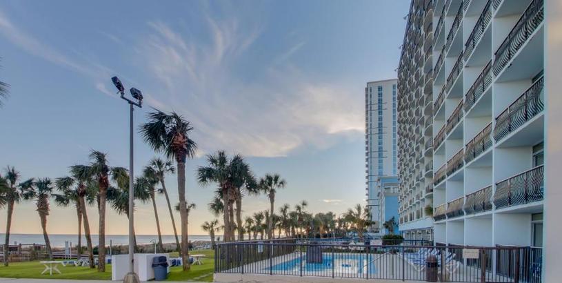 Apartments Hosteeva Oceanfront Boardwalk Beach Resort with Balcony