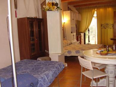 Holiday home Abruzzocasacampagna Collecorvino - Monolocale con mini-cucina, giardino e parcheggio