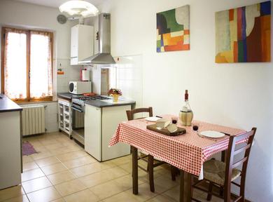 Апартаменты Cheap Apartment in The Old Village