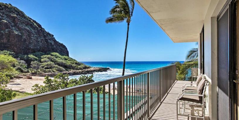 Апартаменты Stunning Makaha Condo with Pool Access and Ocean View!