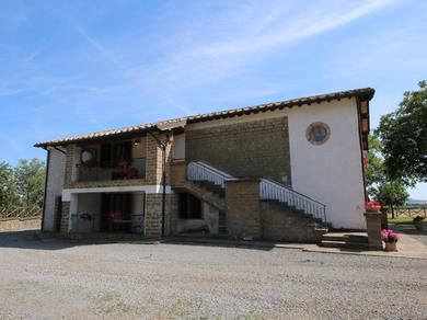  Elegant Farmhouse in Bagnoregio with swimming pool for 10 12 guests