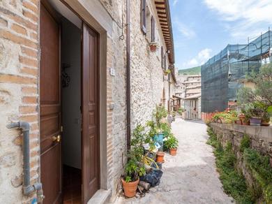 Apartments Attracitve apartment in Umbria close to the centre