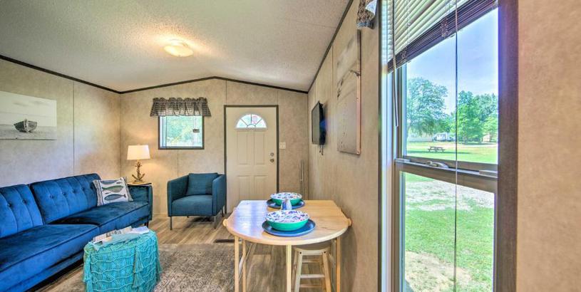 Holiday home Lake Fork Getaway Tiny Home in Alba with BBQ!
