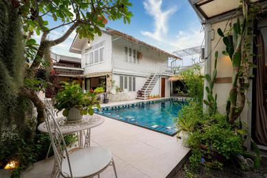 Guest house Secret garden pool villa