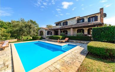 Nice home in Fabci with Outdoor swimming pool, Heated swimming pool and 3 Bedrooms