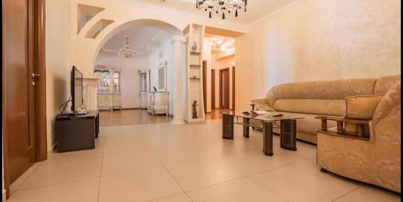 Apartments Large (180m) 2 Bedroom Luxury apartment with a Great Balcony, Building of Mayrig