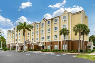 Отель Quality Inn & Suites Lehigh Acres Fort Myers