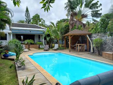  Villa de charme avec piscine à Saint Gilles les hauts