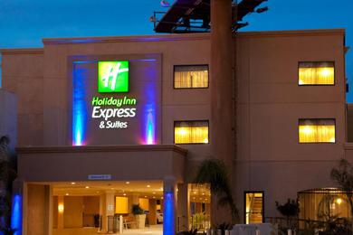 Отель Holiday Inn Express Hotel & Suites Woodland Hills, an IHG Hotel
