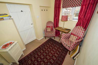 Apartments 1 bedroomed Cottage near quay