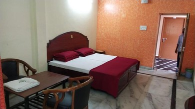 Hotel Sri sapthagiri lodge