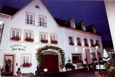 Отель Gasthaus Zur Rebe