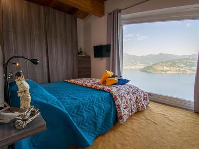 Apartments Taormina with garden, swimming pool and lake view