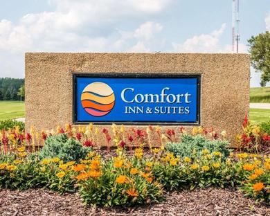 Отель Comfort Inn & Suites and Conference Center