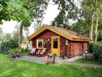 Holiday home Cottage Near Lake Forest with Garden in Gramsbergen