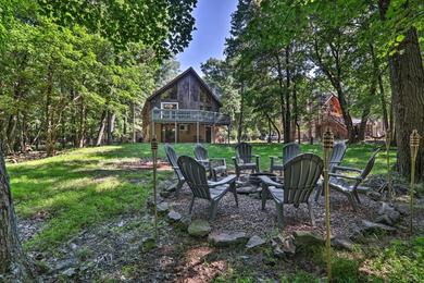 Poconos Hideaway with Game Room and Lake Access!