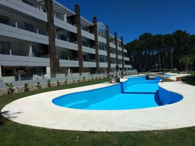 Апартаменты Amarras con amplia piscina exterior y vista al bosque