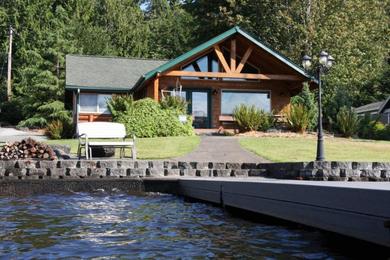 Дом отдыха Lakeside Log Cabin