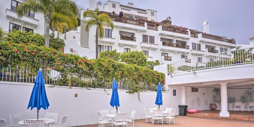 Дом отдыха Quiet Avalon Getaway Villa with Ocean View and Balcony