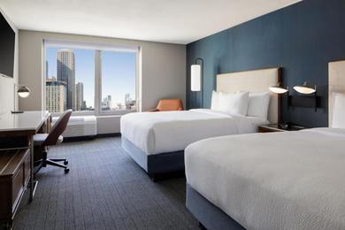Courtyard by Marriott Chicago Downtown/River North