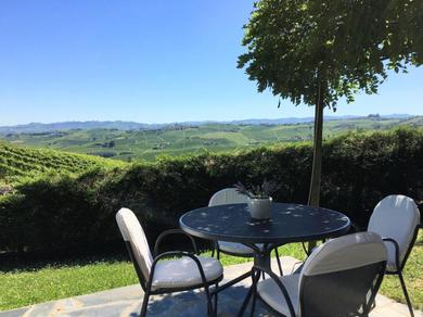 Holiday home Holiday Home Cannubi in Barolo