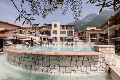 Апарт-отель June Stay Lake Garda
