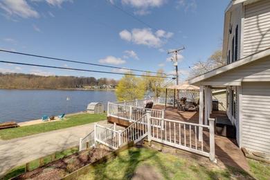 Belding Lakefront Cottage with Boat Dock and Kayaks!