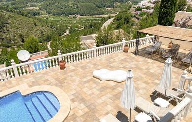 Holiday home Amazing home in Ador with Outdoor swimming pool, WiFi and 3 Bedrooms