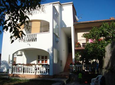 2 bedrooms appartement at Zadar 100 m away from the beach with sea view enclosed garden and wifi