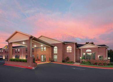 Мотель Super 8 by Wyndham Lowell/Bentonville/Rogers Area