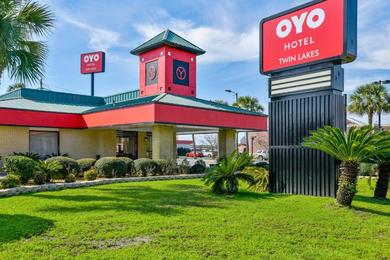 Hotel OYO Hotel Twin Lake- Lake Park Valdosta area