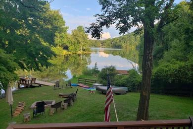 Holiday home Lake Front Home 15 Min from BlueRidge Mountains.