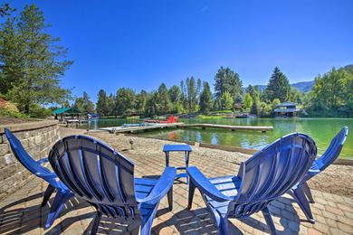 Holiday home Expansive Waterfront Escape with Kayaks and SUPs!