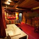 Отель Black Swan Inn Luxurious Theme Rooms