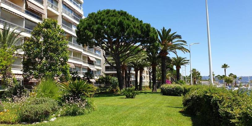 Apartments Garden and beach sea view apartment Cannes