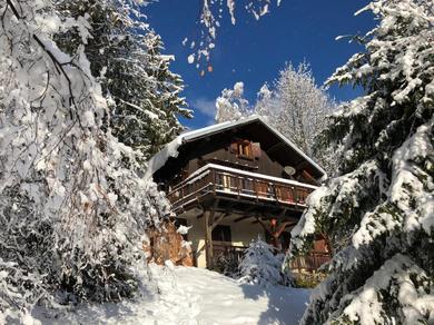 Шале Chalet Le Doux Si, Large Self-Contained Apartment, 2km from Doucy-Combelouvière and close to Valmorel